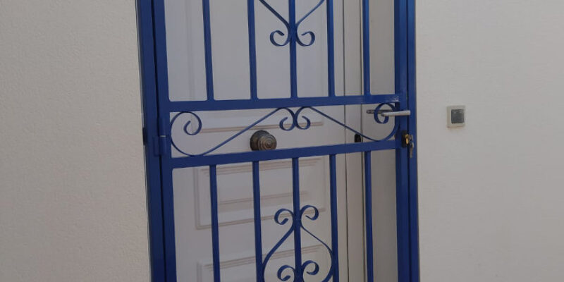 Blue Door Reja